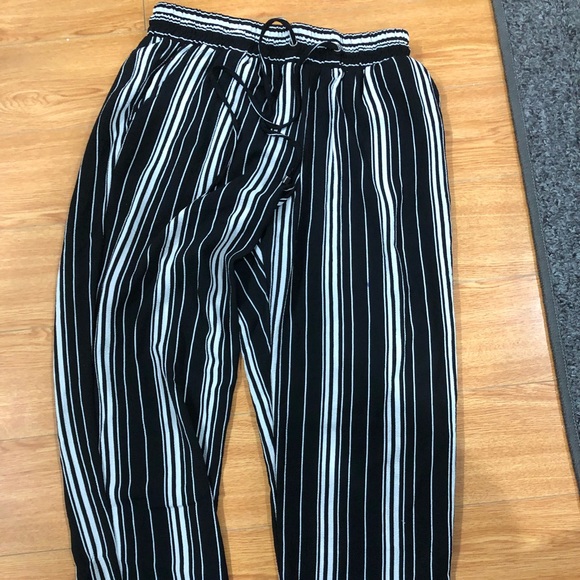 Loose pants - Picture 1 of 2